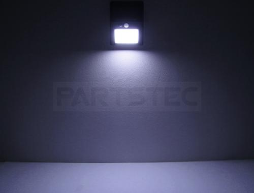 ソーラー充電式   LEDセンサーライト  2個セット