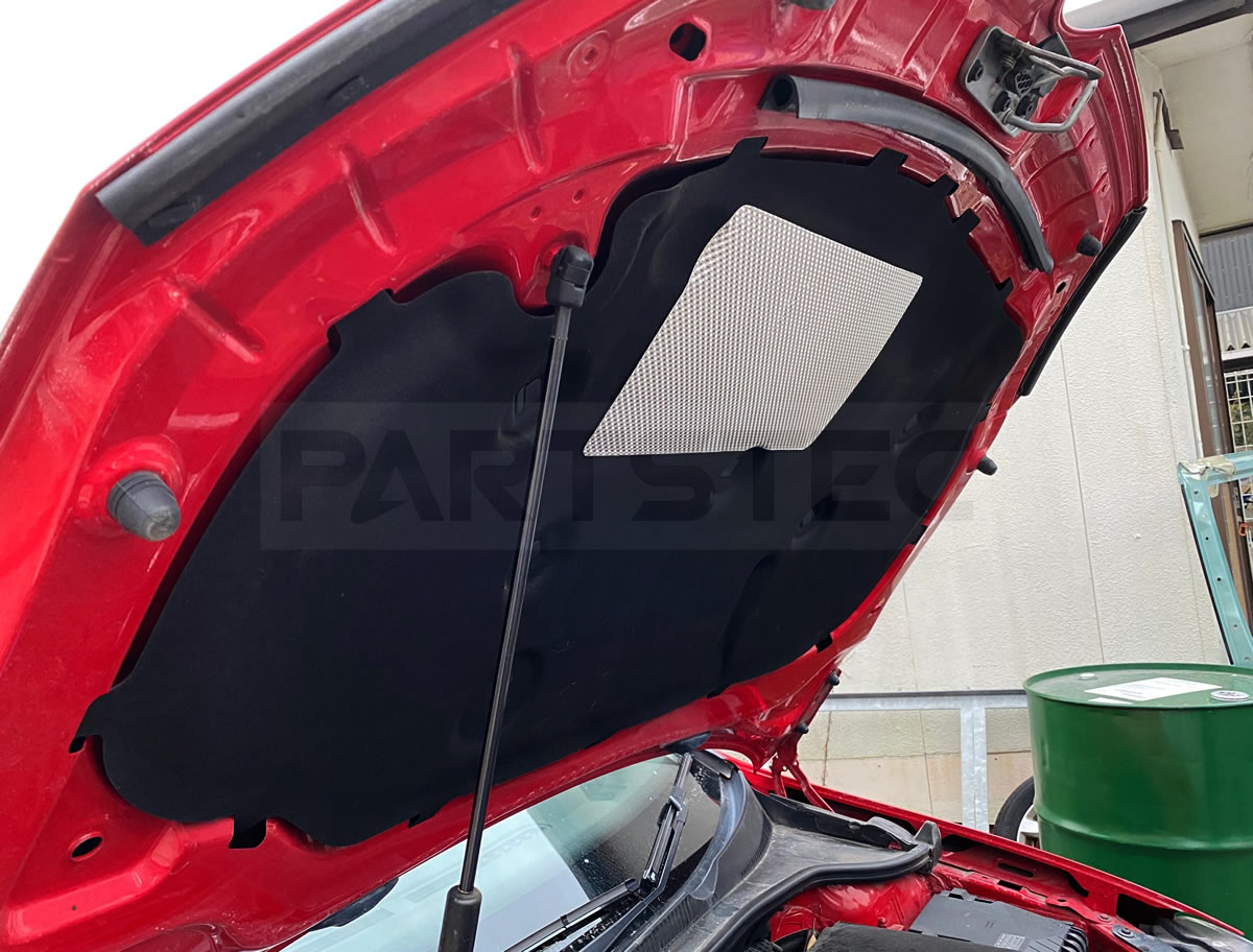 車 エンジン系 ボンネットインシュレーター 社外新品 フォルクスワーゲン ゴルフ6 GTI ボンネット インシュレーションパッド 遮音 遮熱
