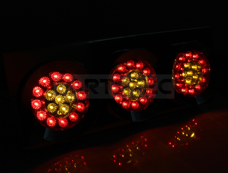 汎用 12V/24V 丸型 3連 ロケット LEDテールランプ 左右セット | カー用品通販 - PARTSTEC