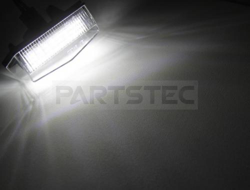 トヨタ車用　LEDナンバー灯　純正ユニット交換タイプ 左右セット